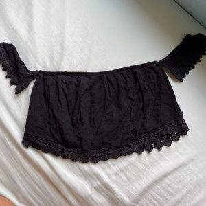 Pacsun - Black off shoulder crop top floral ends